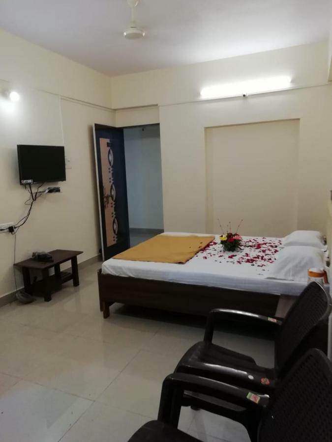 Maharaja Family Guest House Лонавала Экстерьер фото